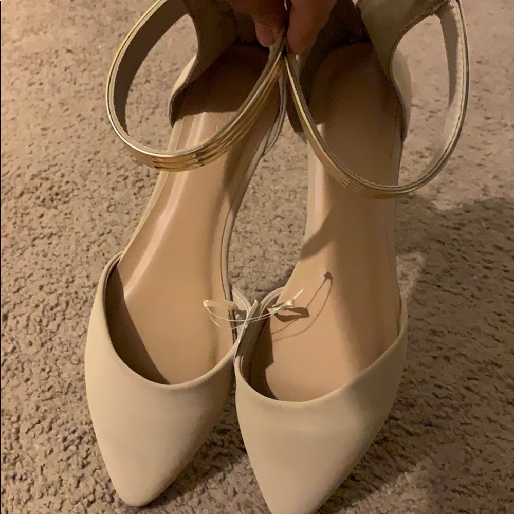 Nude flats
